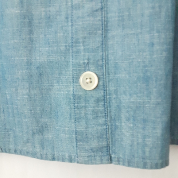 J. Crew tank top light blue chambray blouse faux button front women size medium - Picture 4 of 12